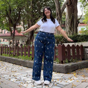 29" Inseam Jeans - Medium Wash with Daisies