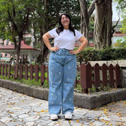 29" Inseam Jeans - Light Wash with Daisies